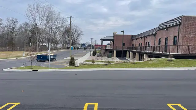 2700 E. Grand River thumbnail 5
