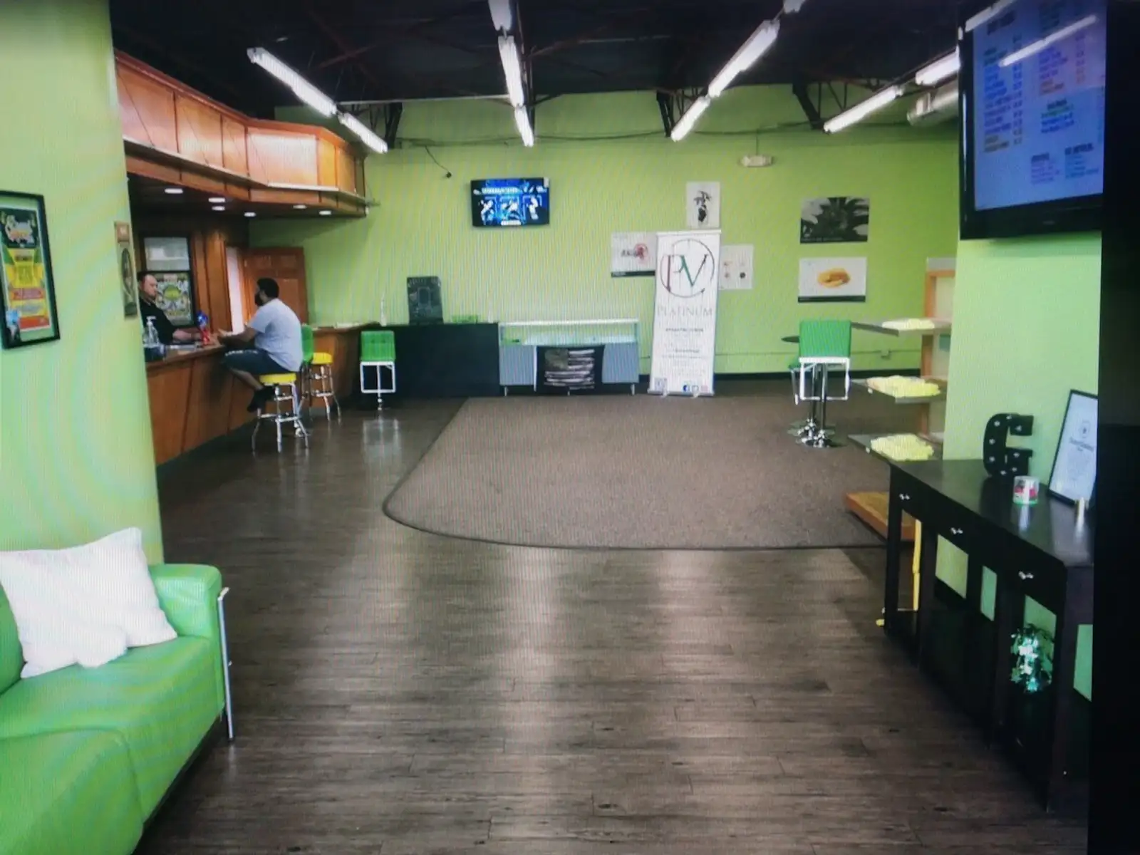 408 S Center Rd. image 6