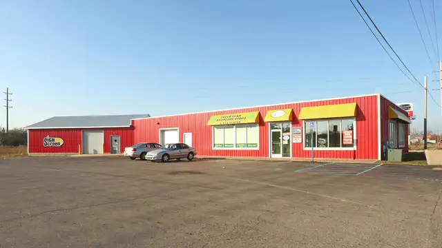 408 S Center Rd. thumbnail 3