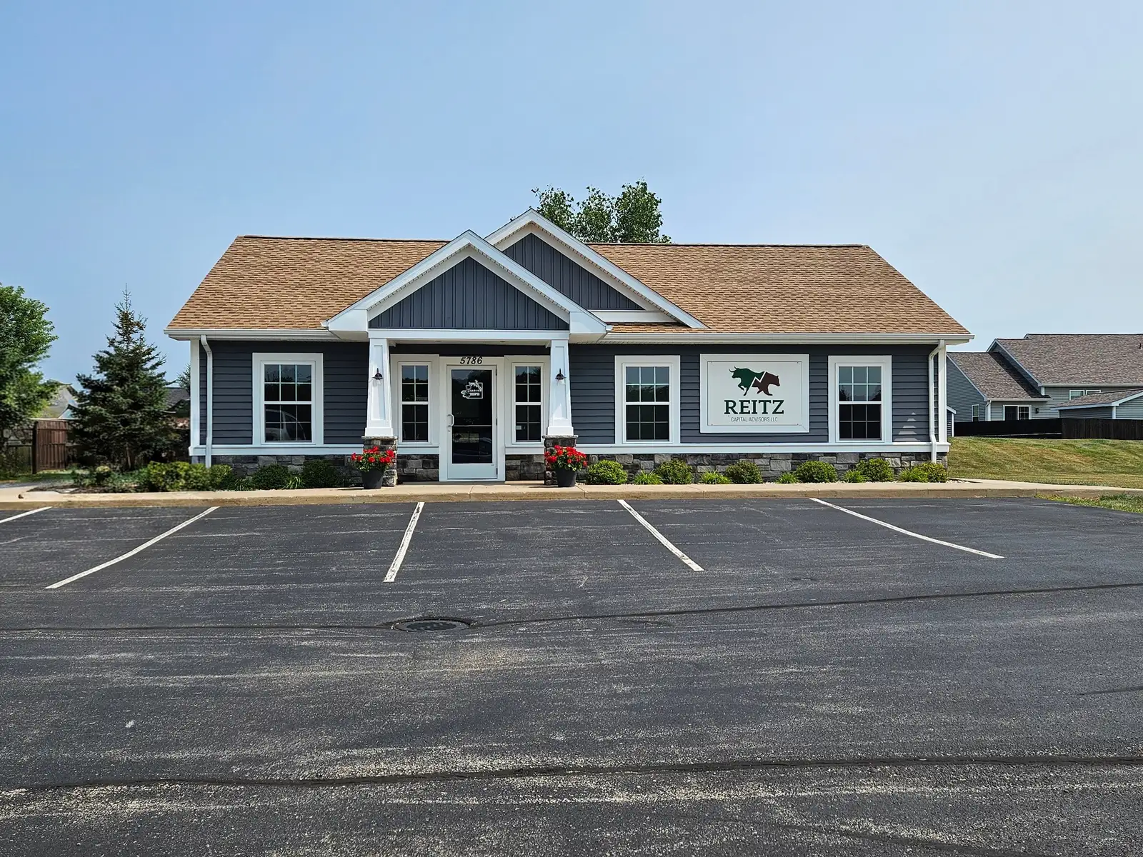 5786 Midland Rd, Freeland, MI 48623