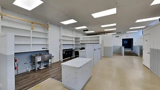 127 E Superior St Unit B thumbnail 5