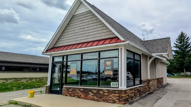 832 S Main St thumbnail 3