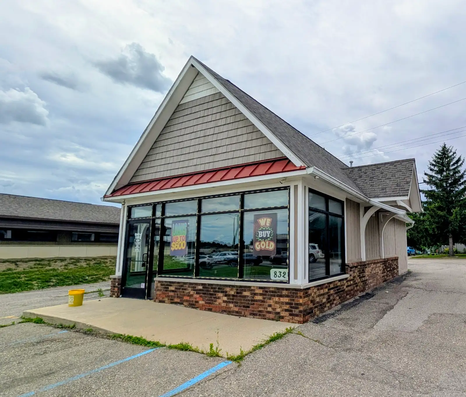 832 S Main St image 3