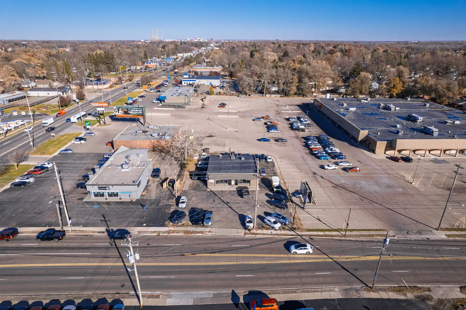 521 E Jolly Rd image 14