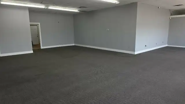 521 E Jolly Rd thumbnail 2