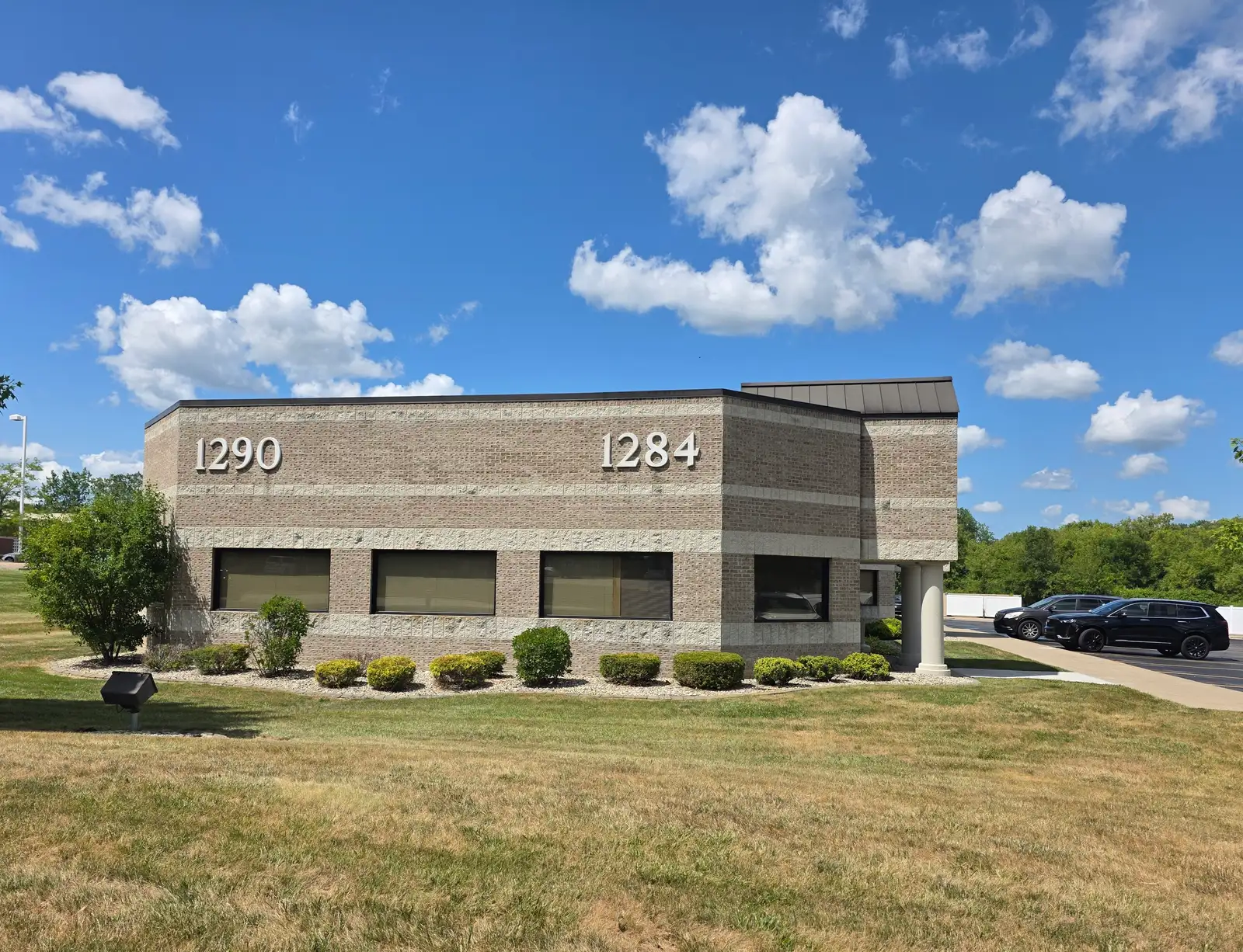 1286 S Linden Rd image 2