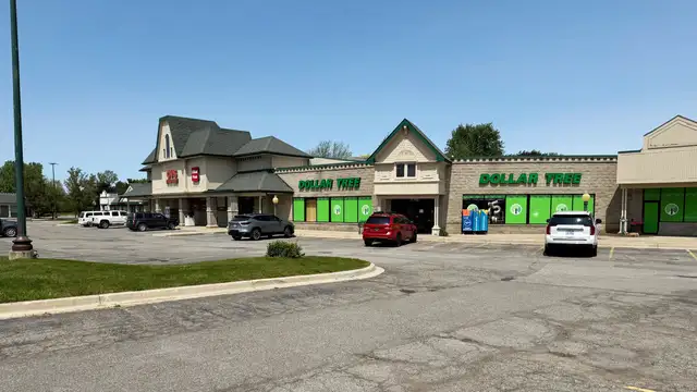 Fiddlers Cove Shopping Center thumbnail 2