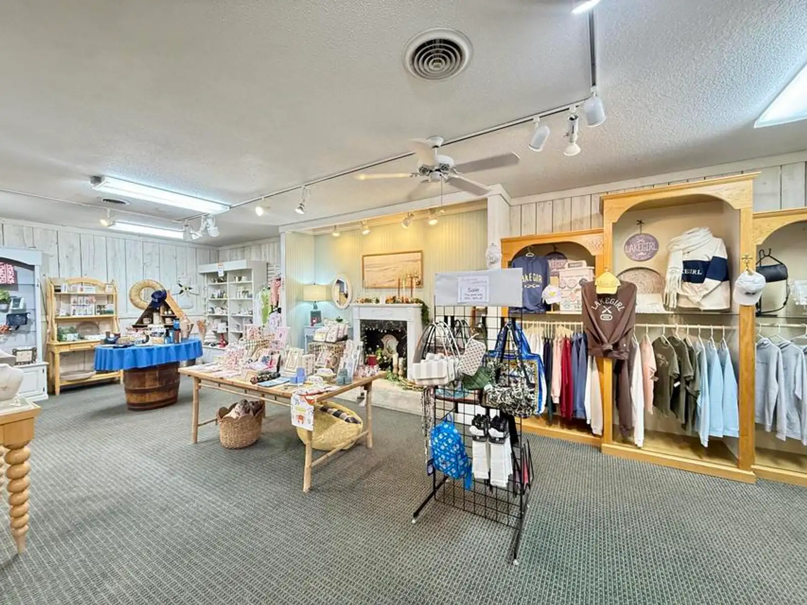Prime Downtown Location in a High Tourism Area image 10