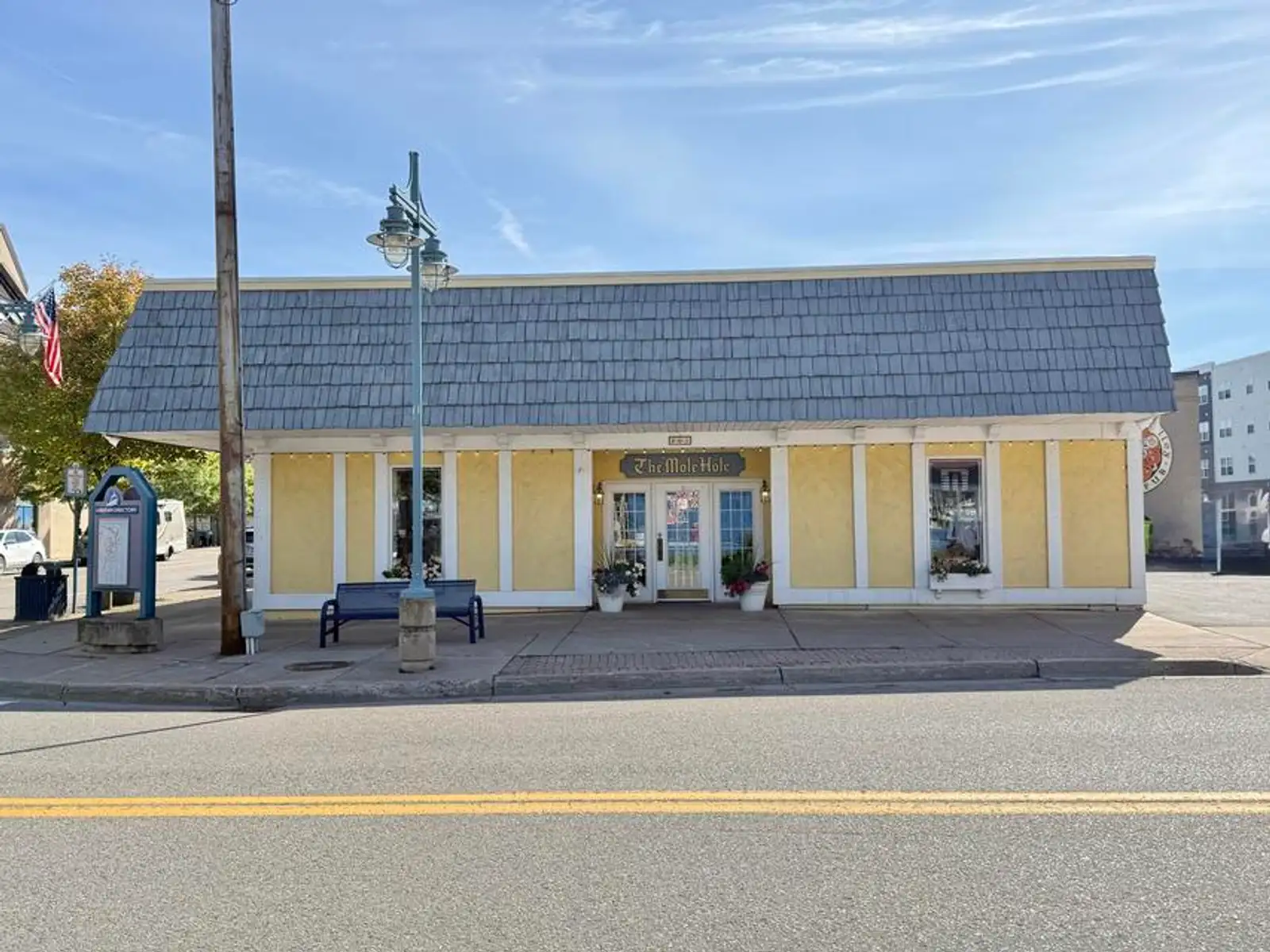 Prime Downtown Location in a High Tourism Area image 3