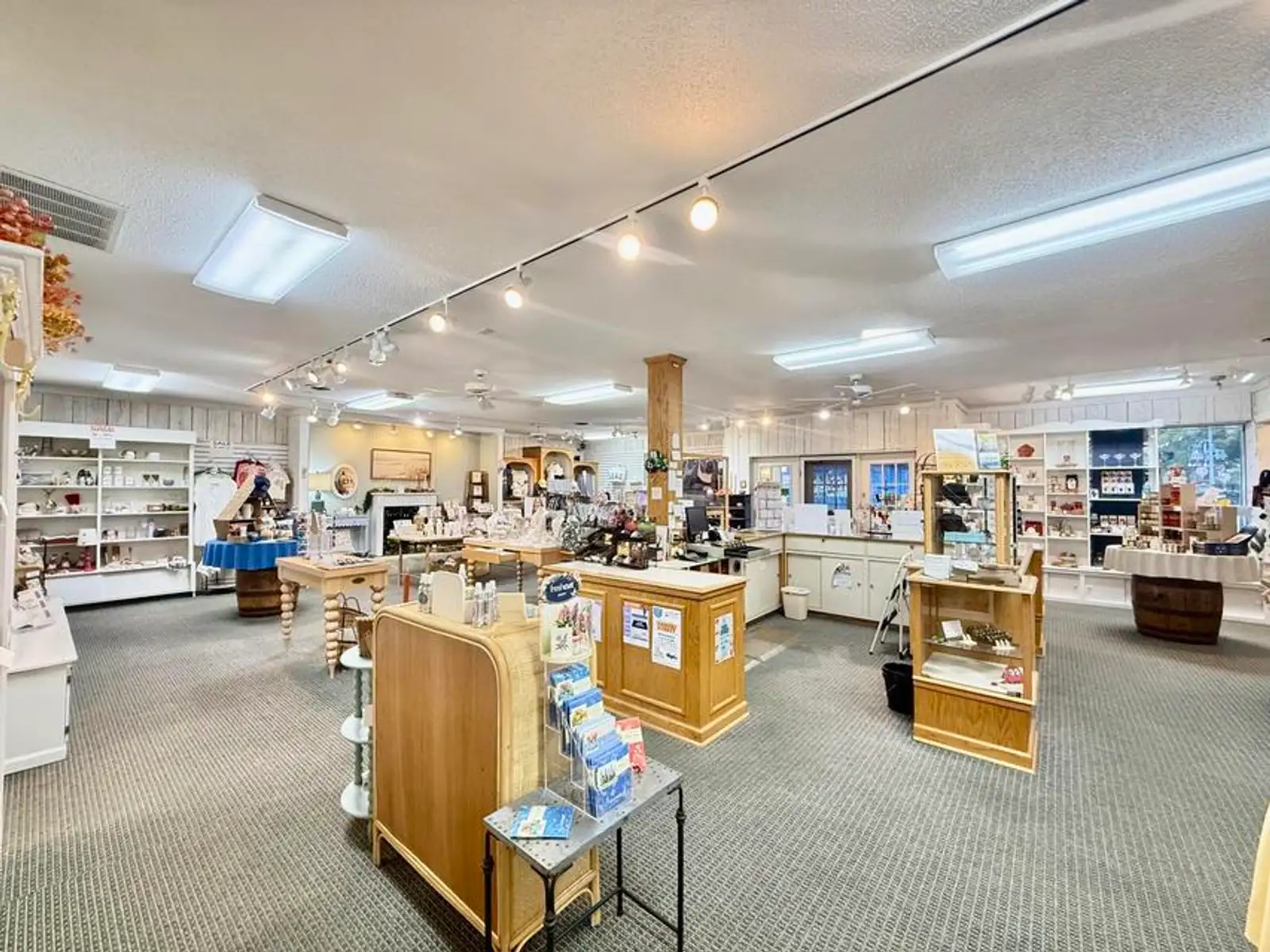 Prime Downtown Location in a High Tourism Area image 8