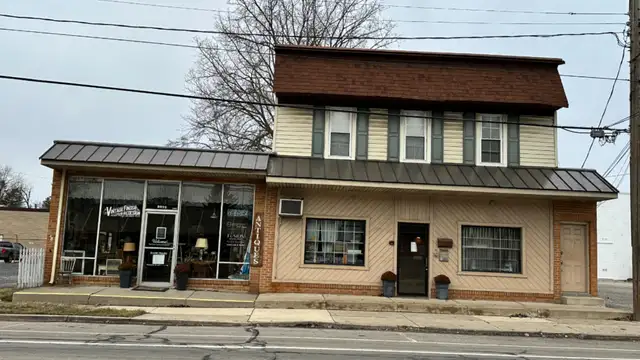 8955 Lewis Ave thumbnail 2