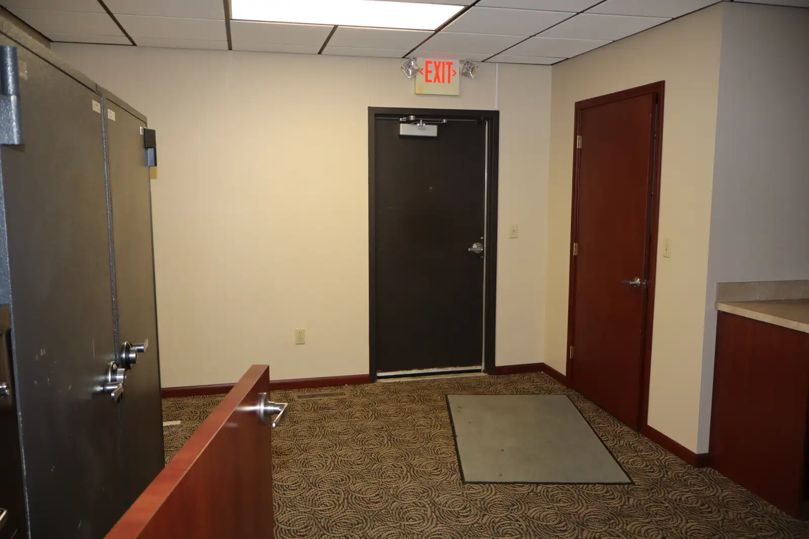 FOR SALE: 1,602 SF OFFICE/RETAIL/DRIVE THRU CALL TRADEMARK 989-792-6400 image 8