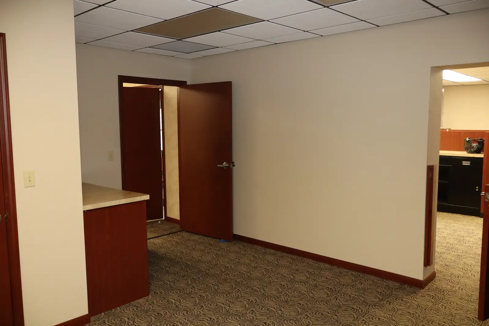 FOR SALE: 1,602 SF OFFICE/RETAIL/DRIVE THRU CALL TRADEMARK 989-792-6400 image 4