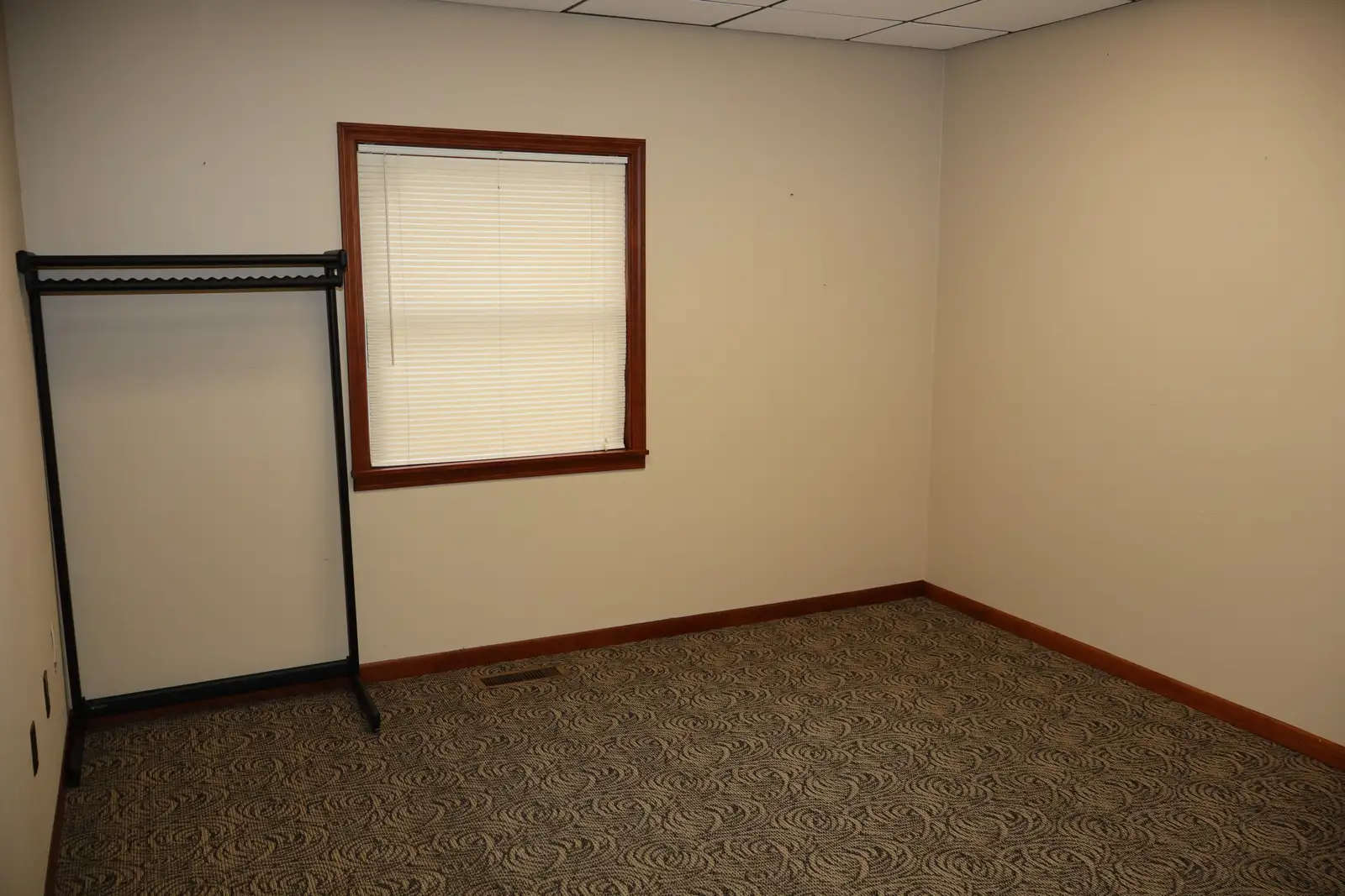 FOR SALE: 1,602 SF OFFICE/RETAIL/DRIVE THRU CALL TRADEMARK 989-792-6400 image 16