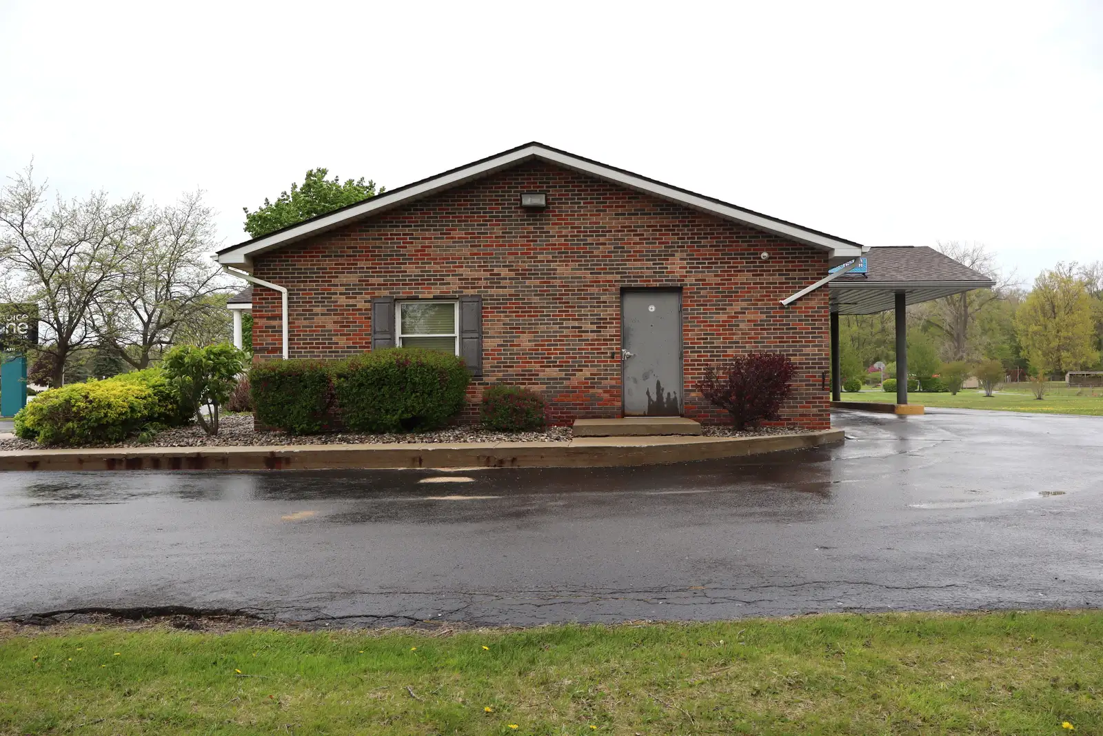 FOR SALE: 1,602 SF OFFICE/RETAIL/DRIVE THRU CALL TRADEMARK 989-792-6400 image 22