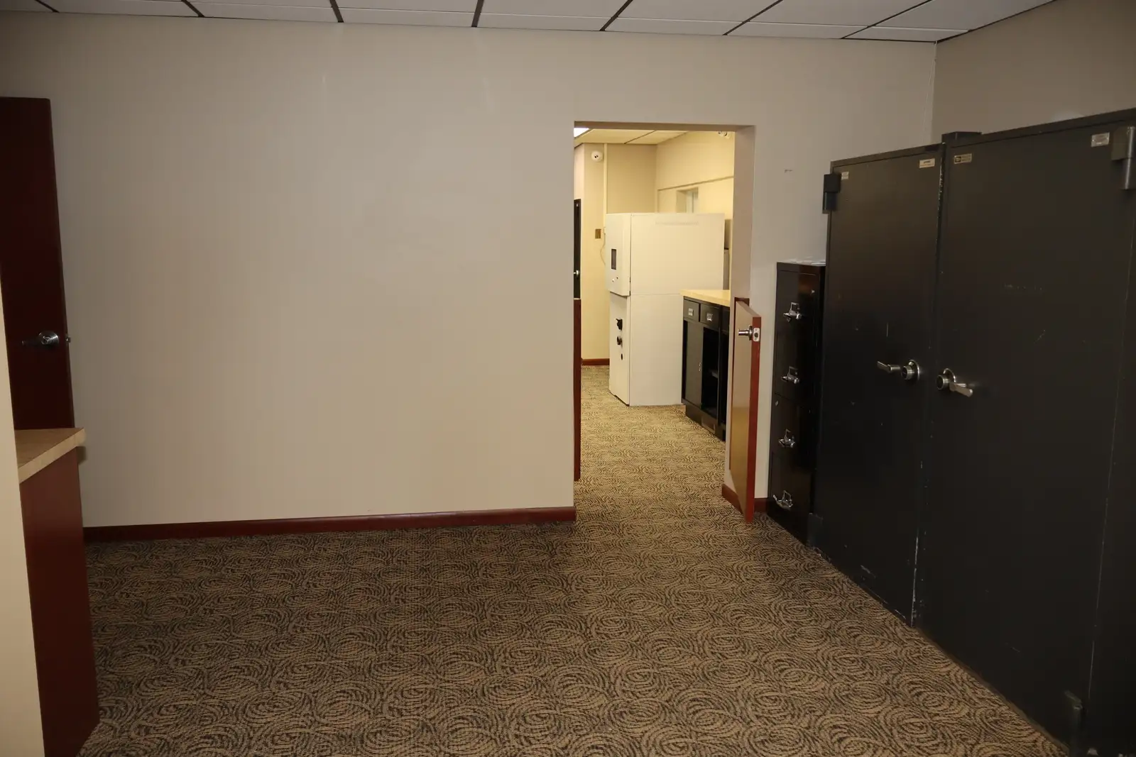 FOR SALE: 1,602 SF OFFICE/RETAIL/DRIVE THRU CALL TRADEMARK 989-792-6400 image 3