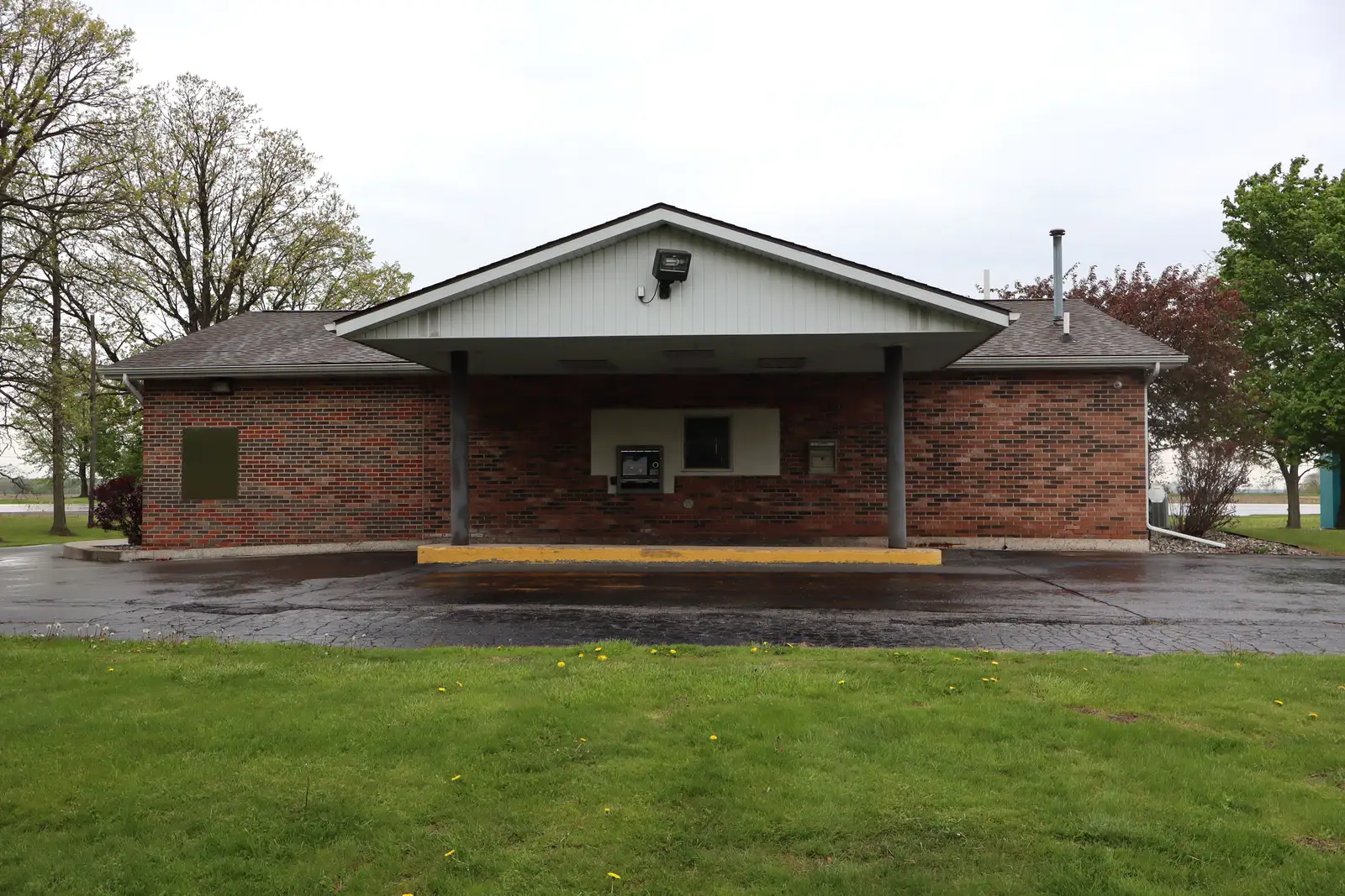 FOR SALE: 1,602 SF OFFICE/RETAIL/DRIVE THRU CALL TRADEMARK 989-792-6400 image 19