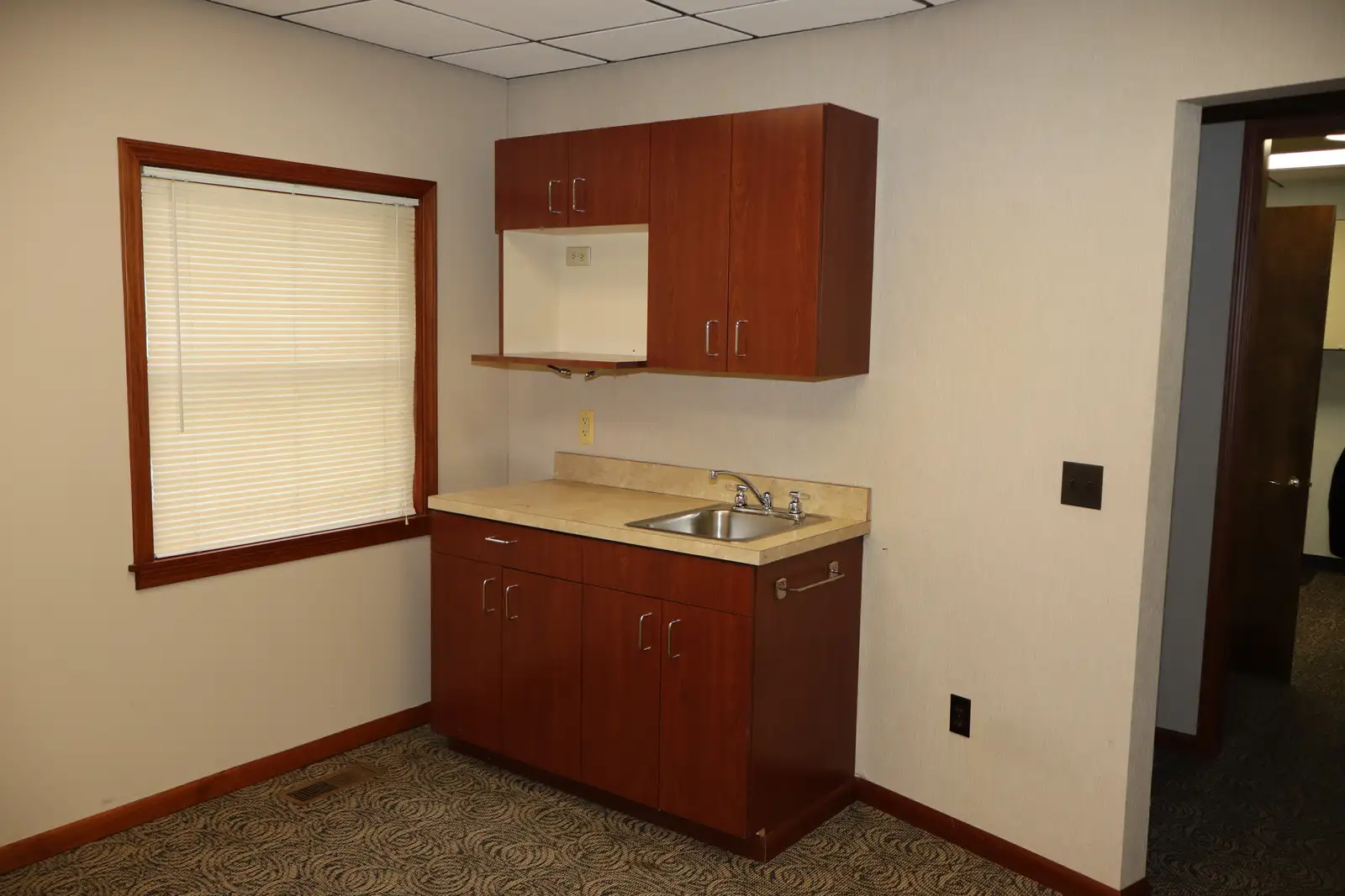 FOR SALE: 1,602 SF OFFICE/RETAIL/DRIVE THRU CALL TRADEMARK 989-792-6400 image 14