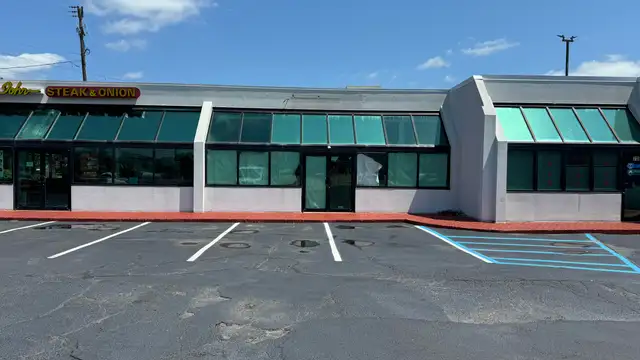Medawar Strip Center thumbnail 4