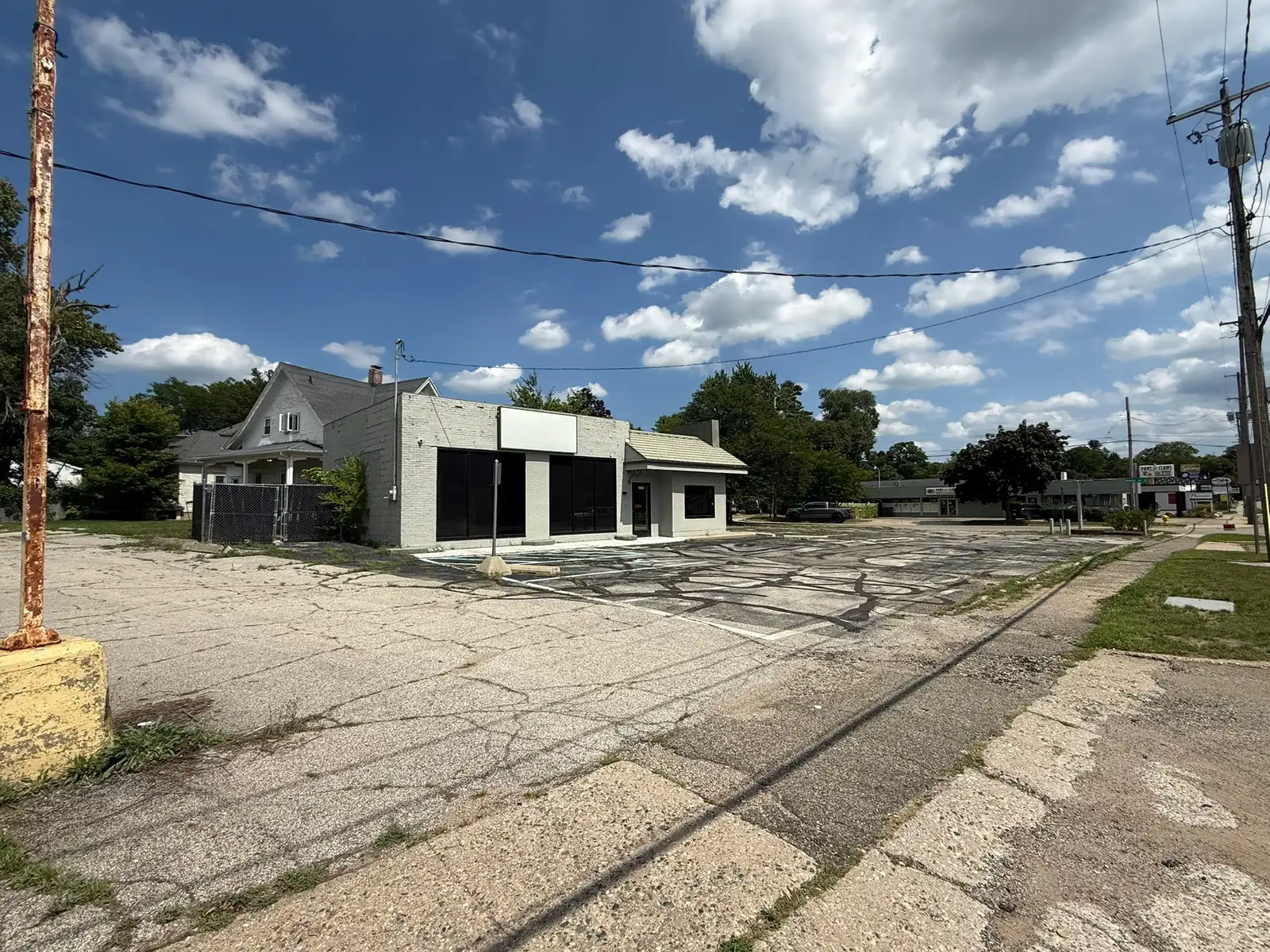 1382 W Michigan Ave image 3
