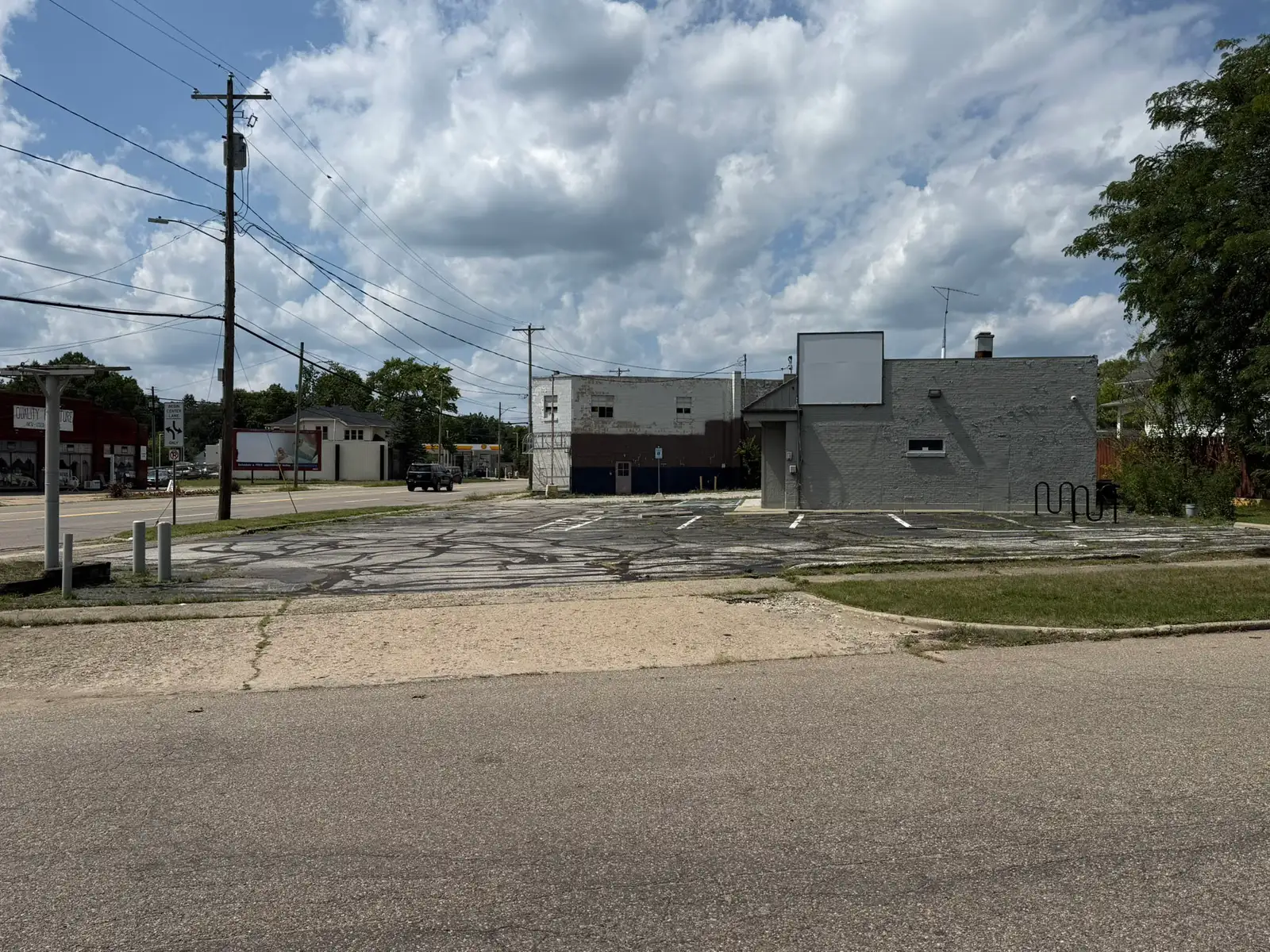 1382 W Michigan Ave image 4