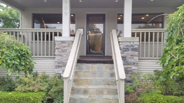909 N Main St thumbnail 4