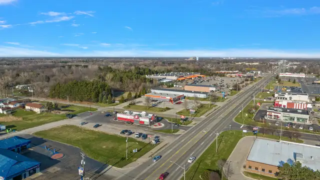 4480 CORUNNA RD thumbnail 5
