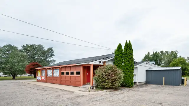 6468 W Vienna Rd thumbnail 4