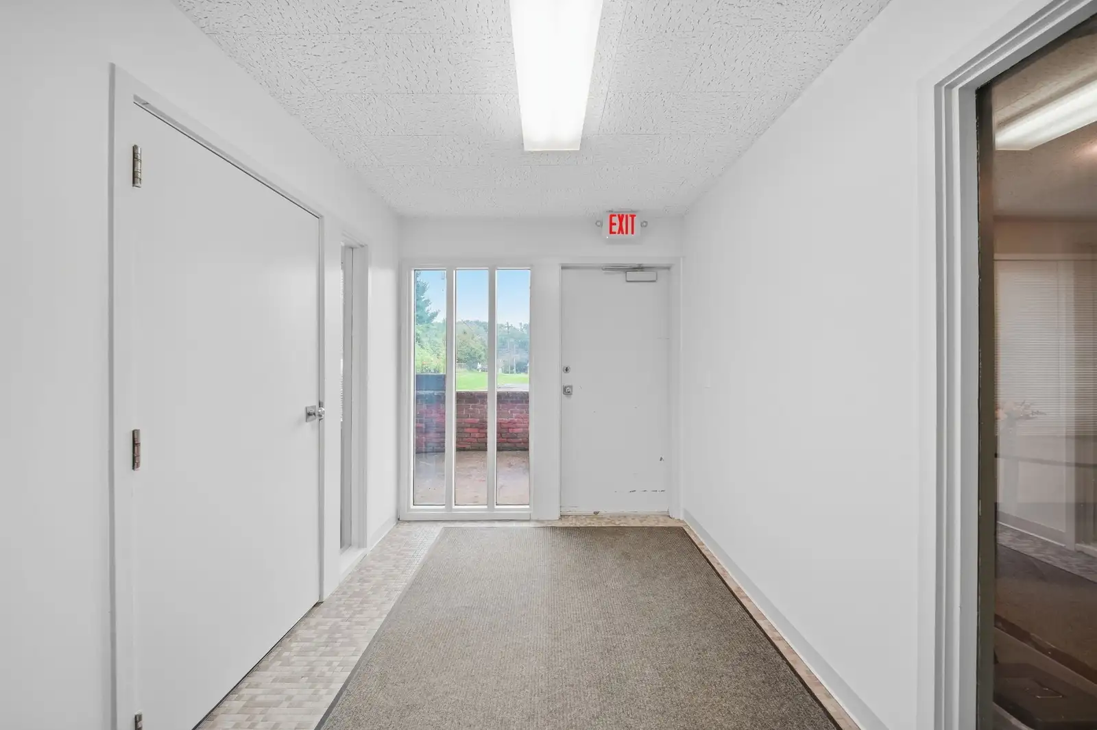 227 Riverside Ave image 5