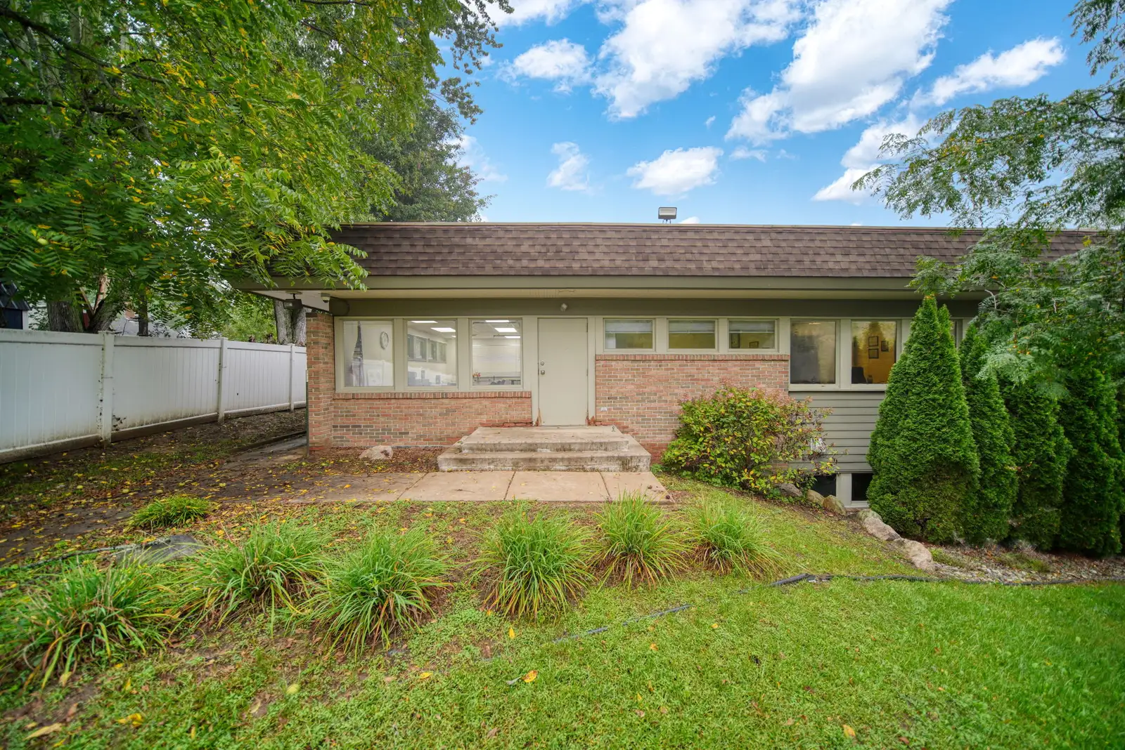 227 Riverside Ave image 66
