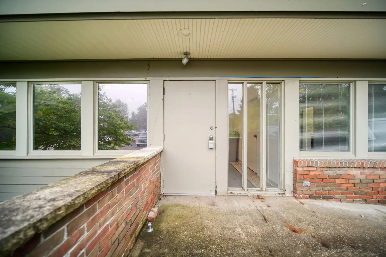 227 Riverside Ave image 4