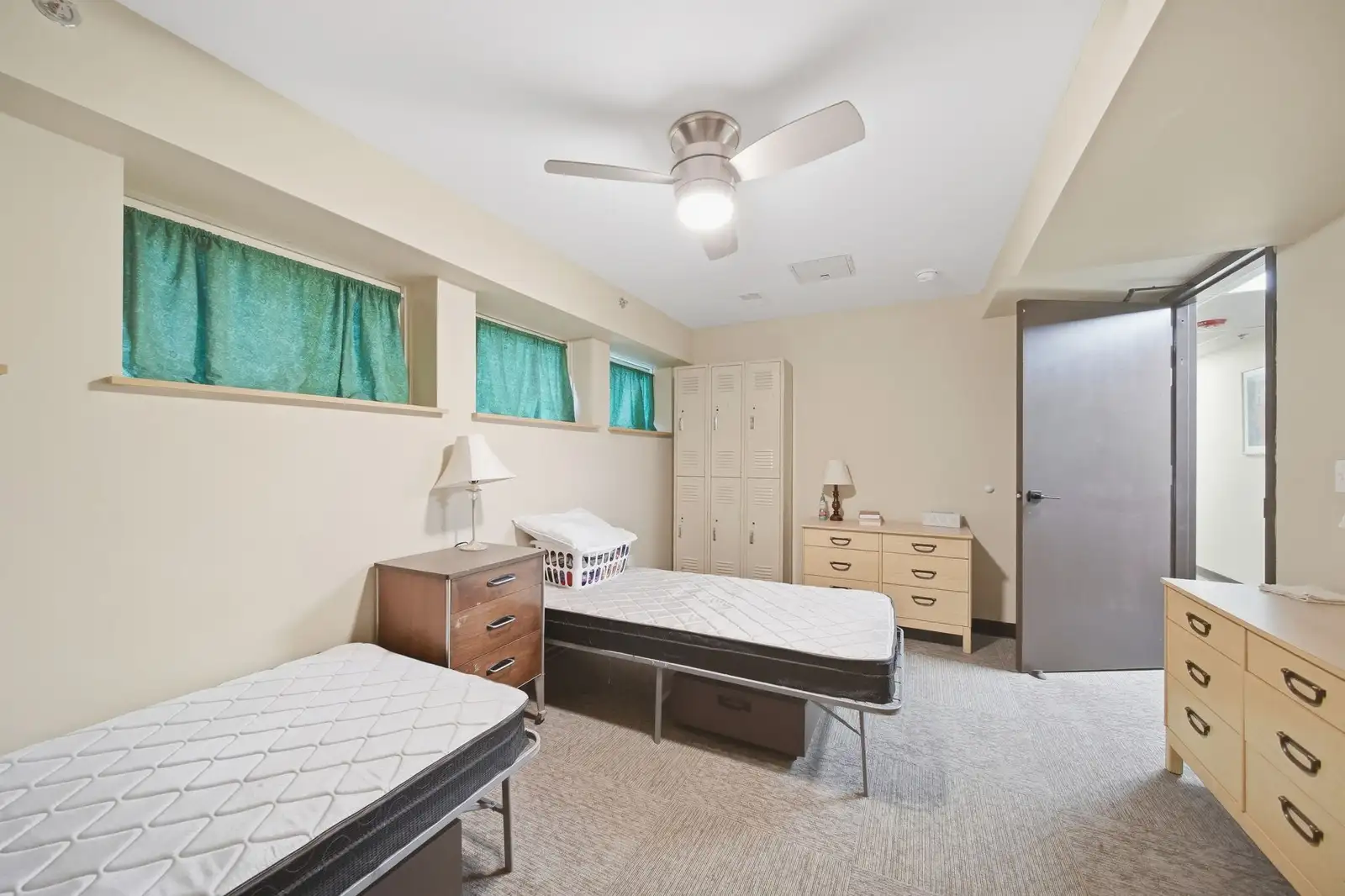 227 Riverside Ave image 58