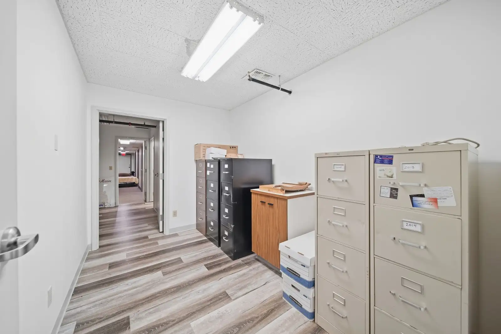 227 Riverside Ave image 11