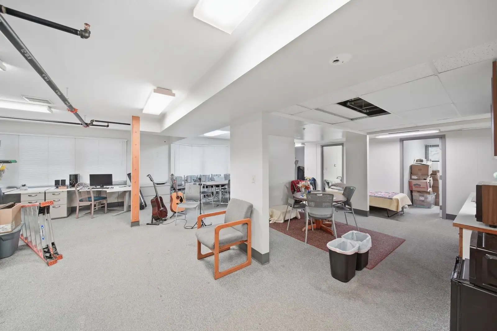 227 Riverside Ave image 23