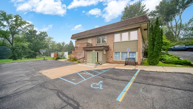 227 Riverside Ave thumbnail 2