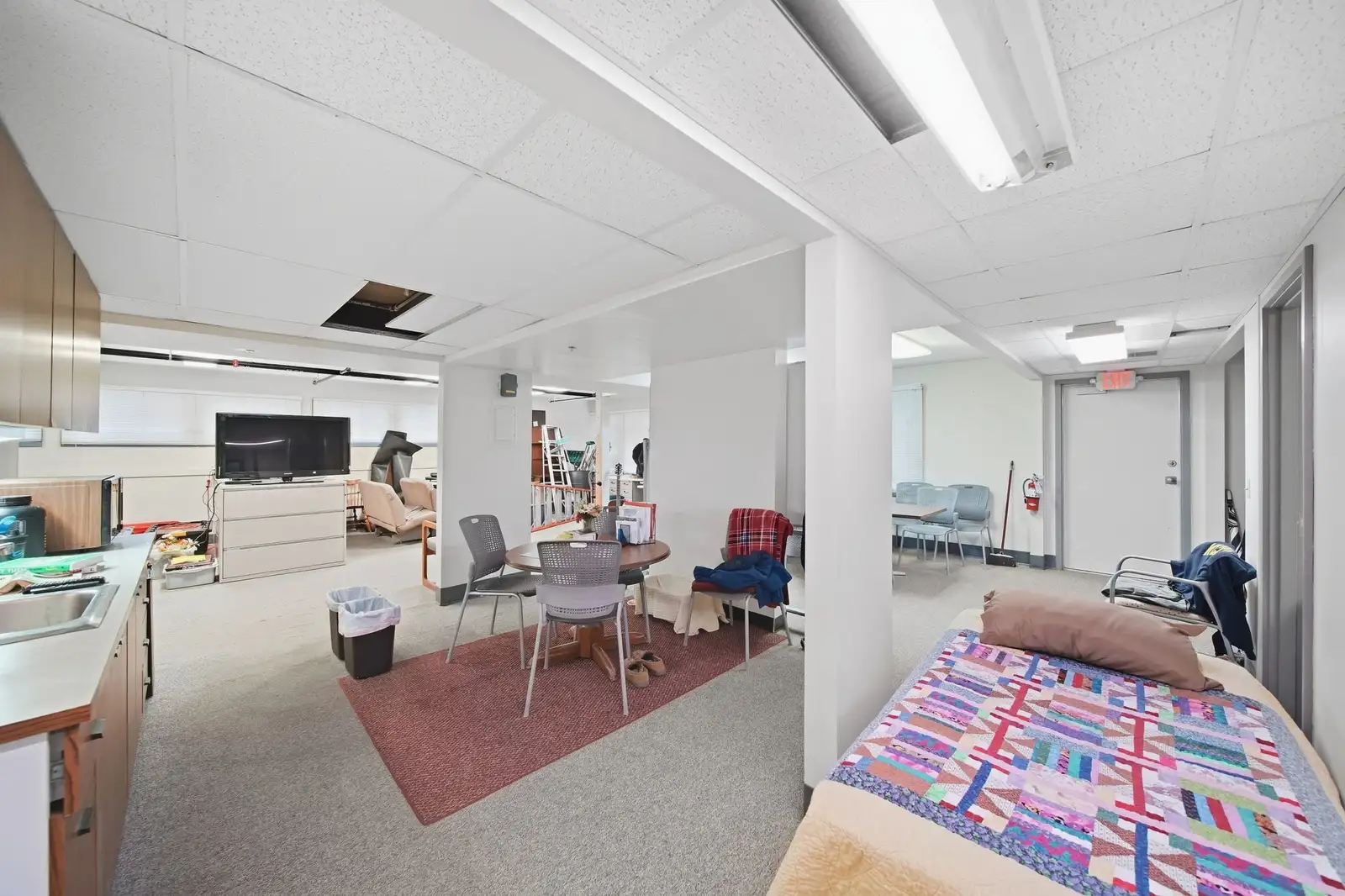 227 Riverside Ave image 20