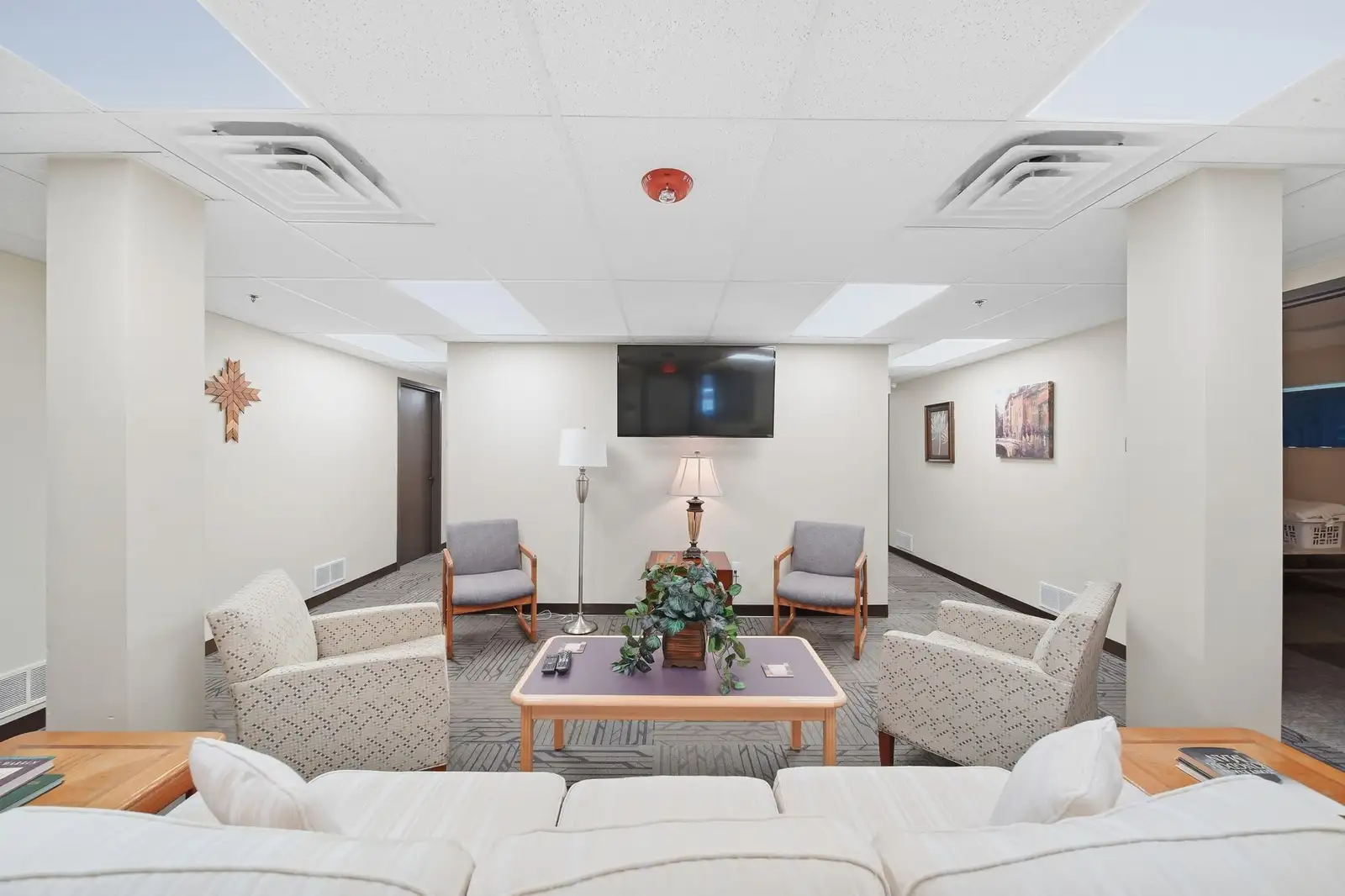 227 Riverside Ave image 53