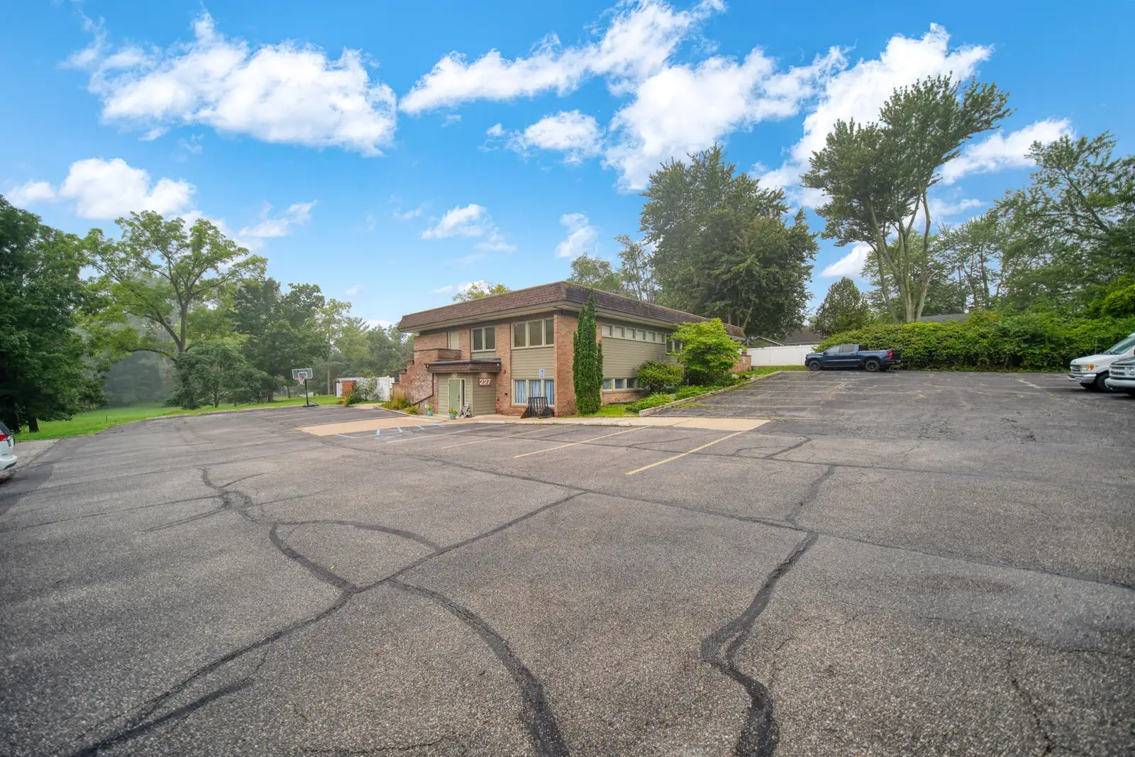 227 Riverside Ave image 72