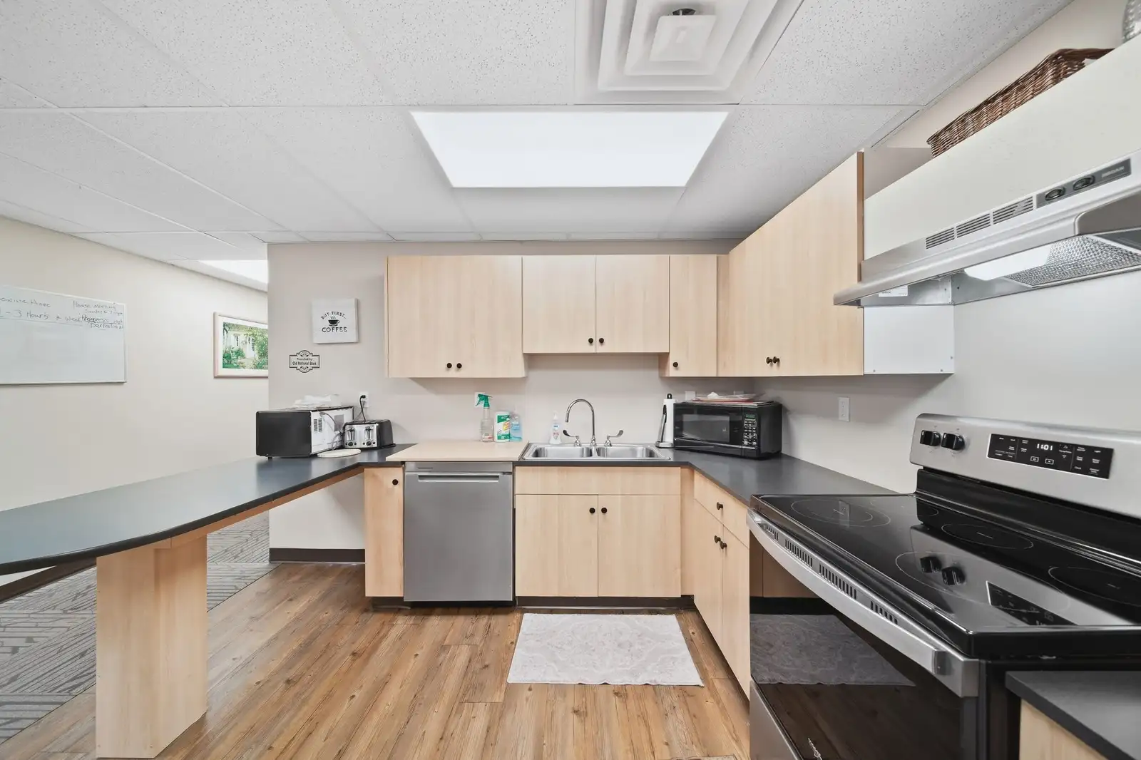 227 Riverside Ave image 25