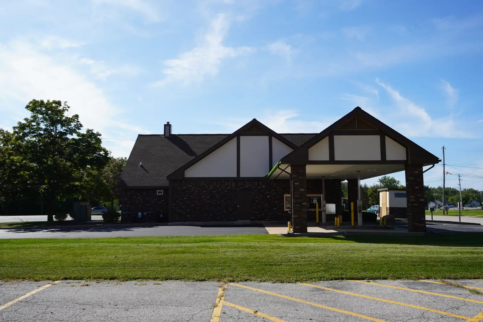 FOR SALE: 2,311 SF Freestanding Retail Building on 0.6 Acres image 5