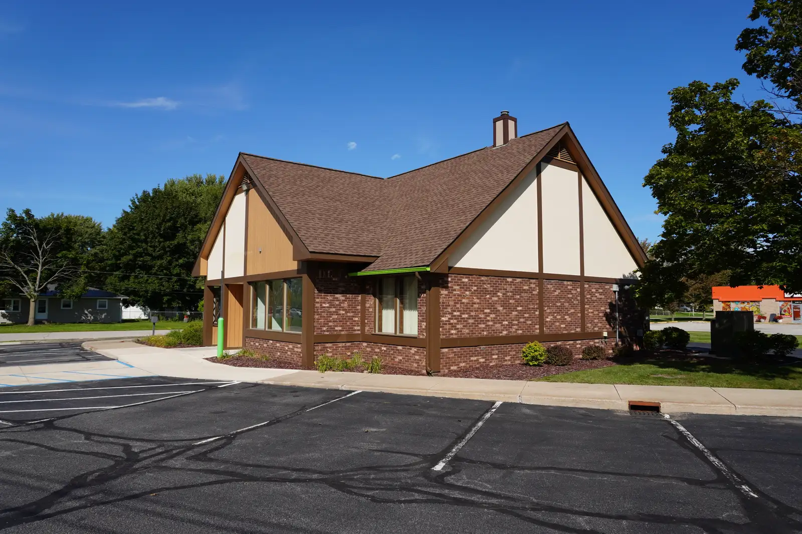 FOR SALE: 2,311 SF Freestanding Retail Building on 0.6 Acres image 19