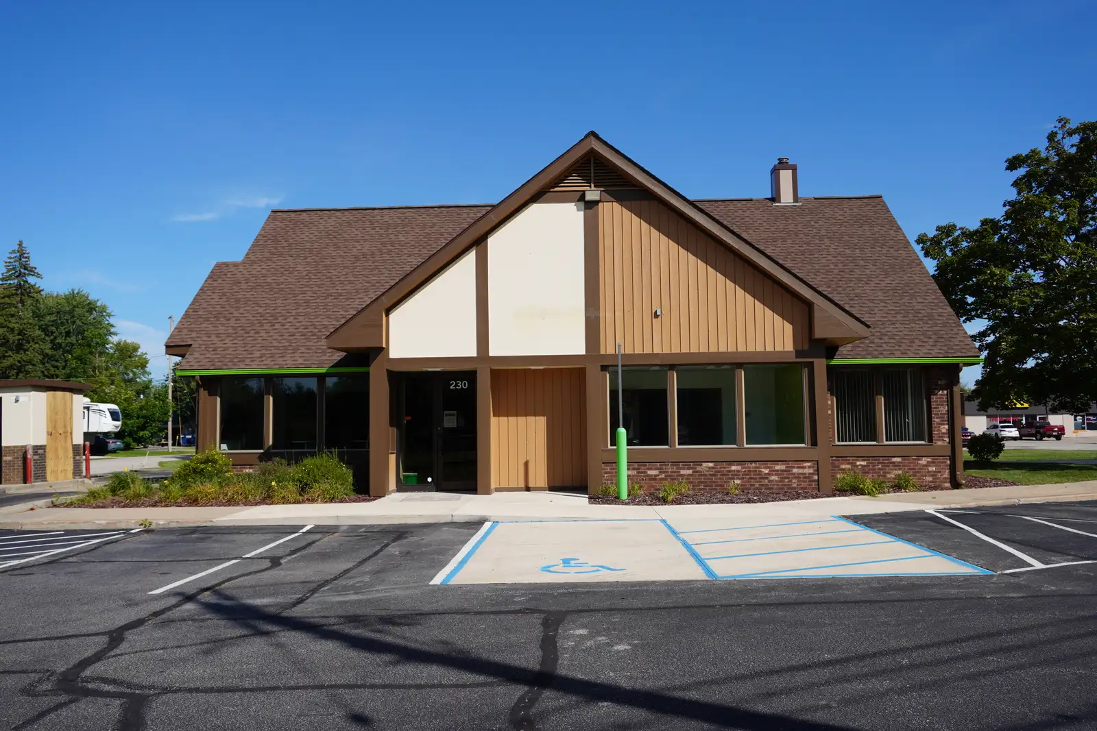 FOR SALE: 2,311 SF Freestanding Retail Building on 0.6 Acres image 2