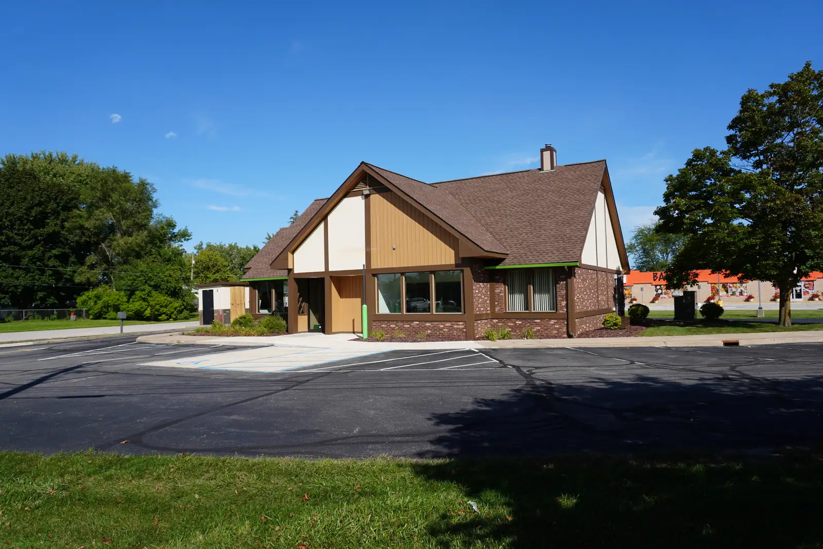 FOR SALE: 2,311 SF Freestanding Retail Building on 0.6 Acres image 17
