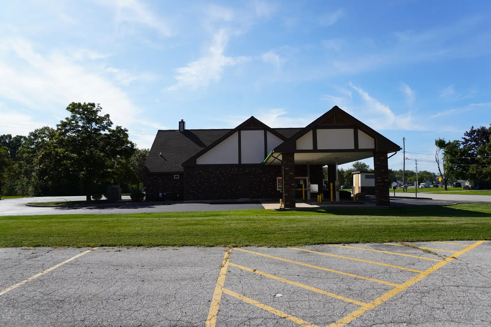 FOR SALE: 2,311 SF Freestanding Retail Building on 0.6 Acres image 6