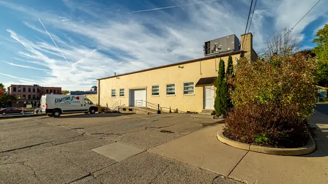 120 E Cross St & 316 N. Lincoln thumbnail 4
