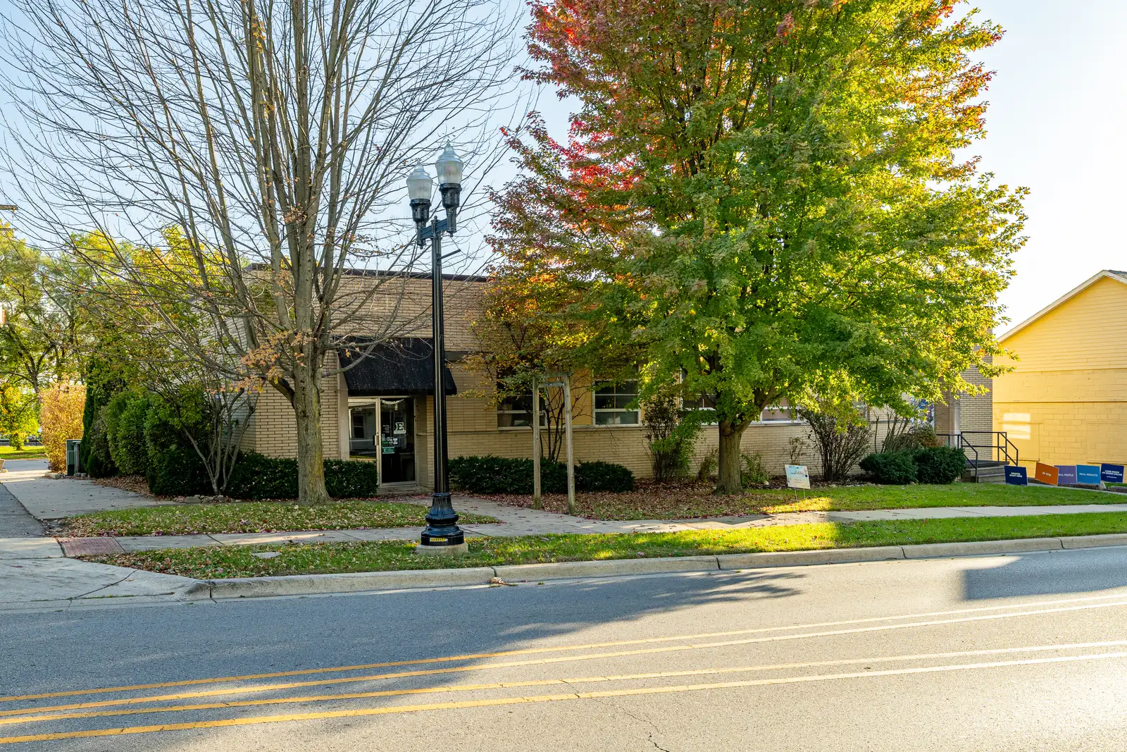 120 E Cross St & 316 N. Lincoln image 3