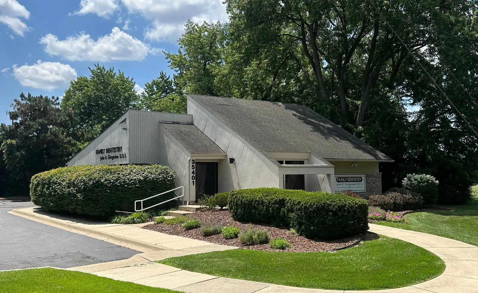 35401 W 12 Mile Rd