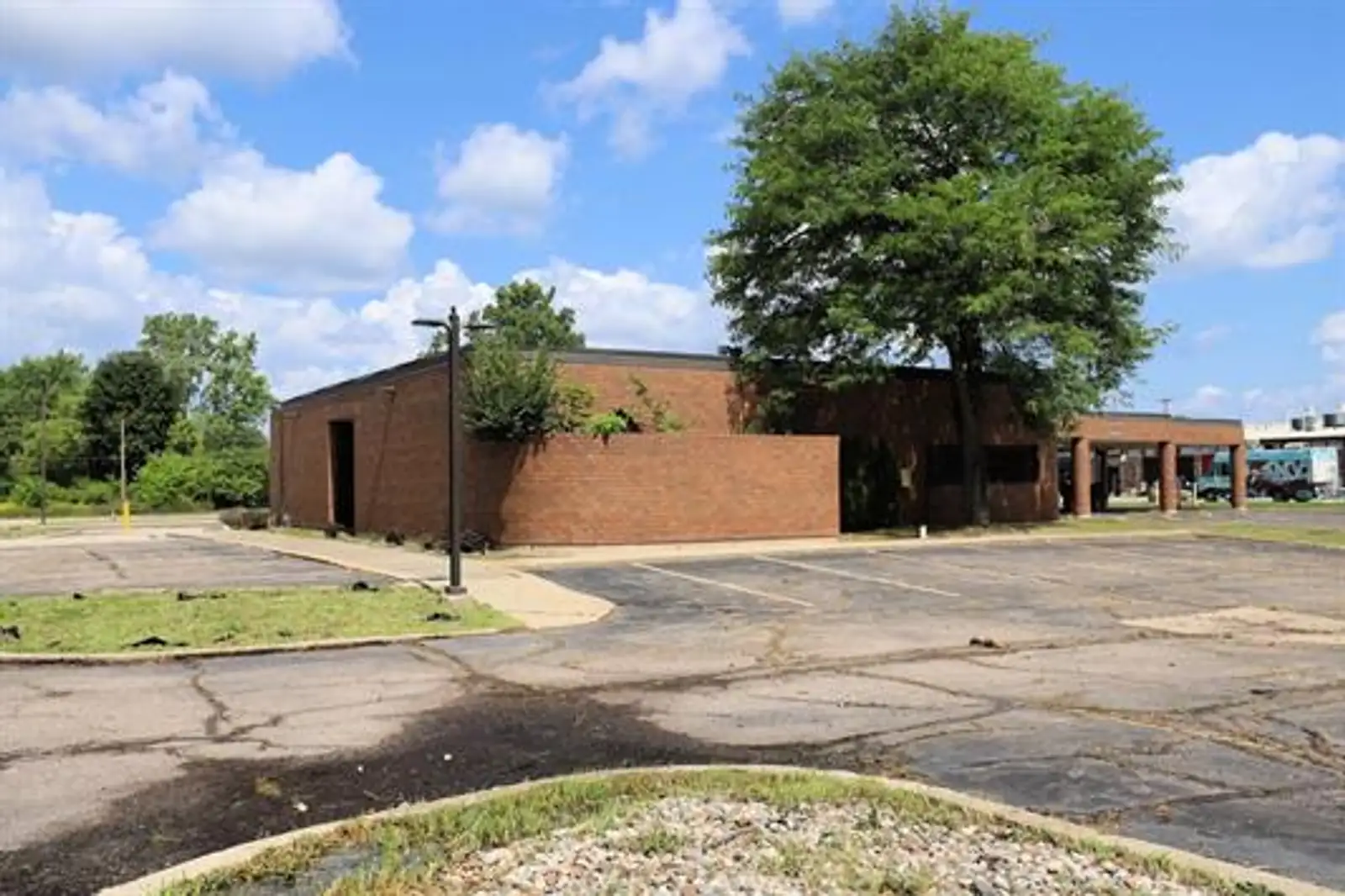 5510 Richfield Rd image 25