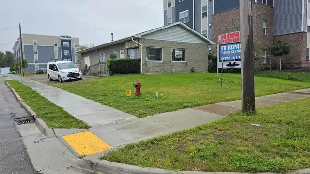 500 Erie St thumbnail 2