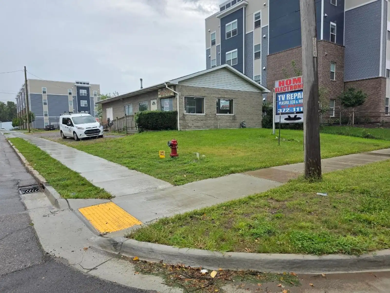 500 Erie St image 2